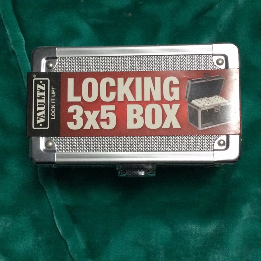 Vaultz Locking Index Card File with Flip Top with key New